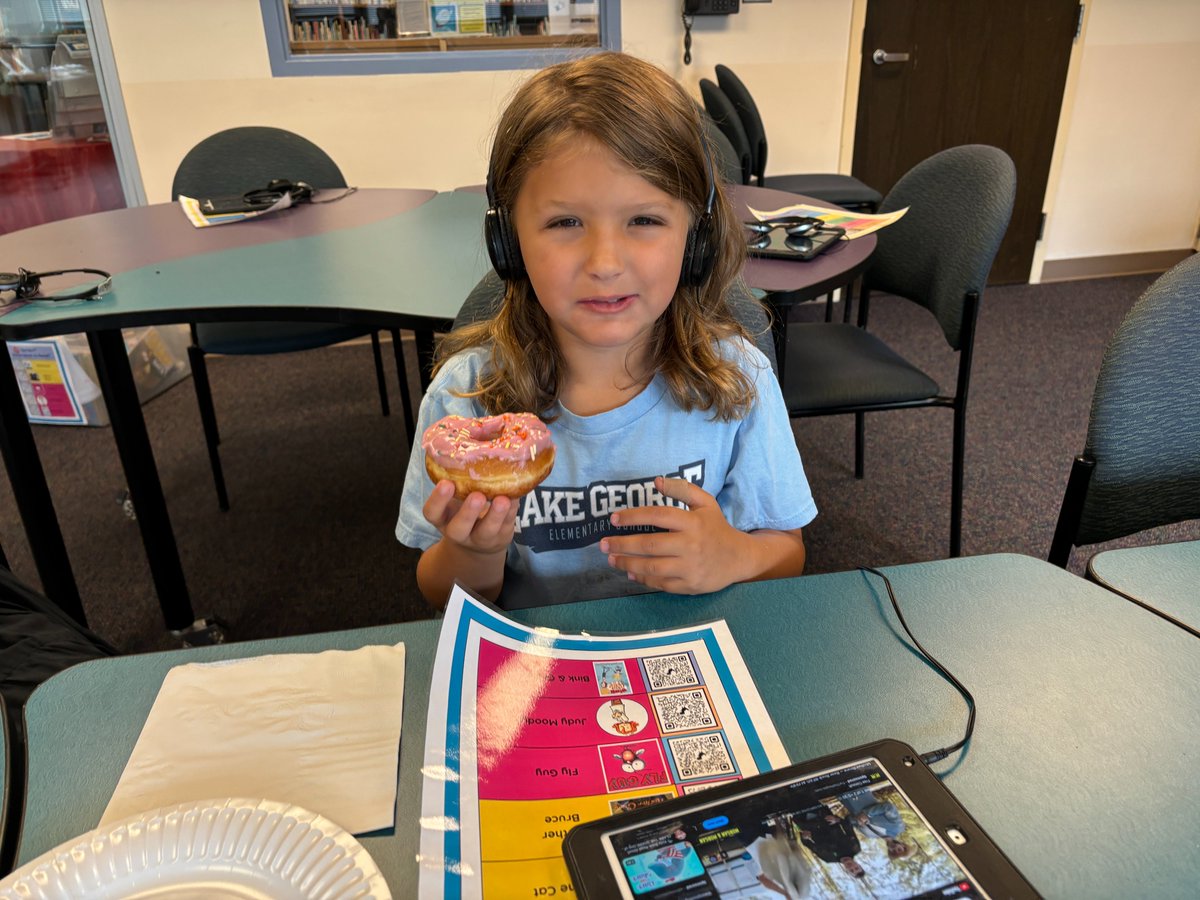 Lake George Elementary Library tweet media