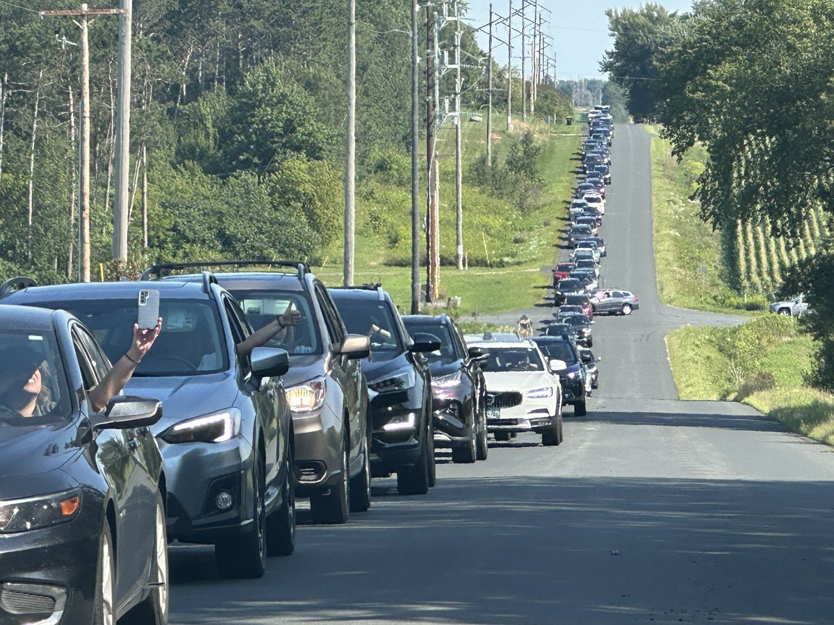 The line of cars waiting to get into the Harris Walz rally in Wisconsin is over 2 miles long. Something is brewing folks. Trump should be terrified.