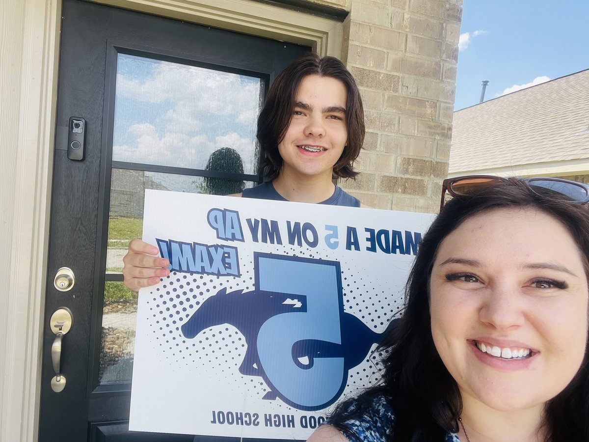KHS_APDual's tweet image. Congratulations to these amazing students who scored a 5 on one or more AP exams last May! We are SO proud of you! Also, Ms. Tansley takes the BEST selfies!
@HumbleISD_KHS @HumbleISD_ADV @HumbleISD @CollegeBoard
#KingwoodALLIN #hardwork #success
