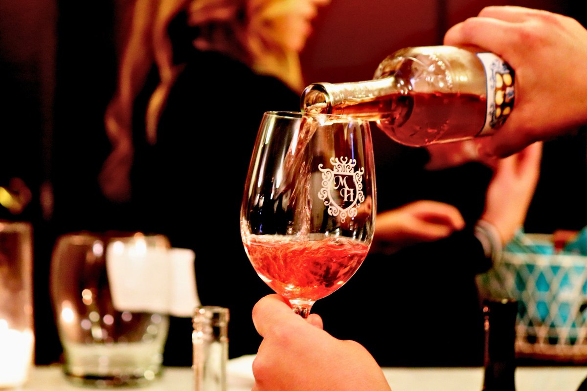On Wednesdays, we drink pink!🎀✨

Get over that mid-week slump with a glass of one of our five rosés. Visit any of our Tasting Rooms for a sip or to pick up a bottle to enjoy at home!

#messinahof #txwine #roséallday #pinkwine #tastingroom #winelover #rosé #sparklingrosé