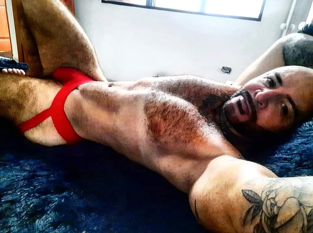 tiangran's tweet photo. Quién viene y me acompaña? 🔥😏

#RT #sexy #beardman #barbado #sexygay #latino #gayboy #masculino #colombiagay #gay #muscle #gayman https://t.co/5aWBEbH4PZ