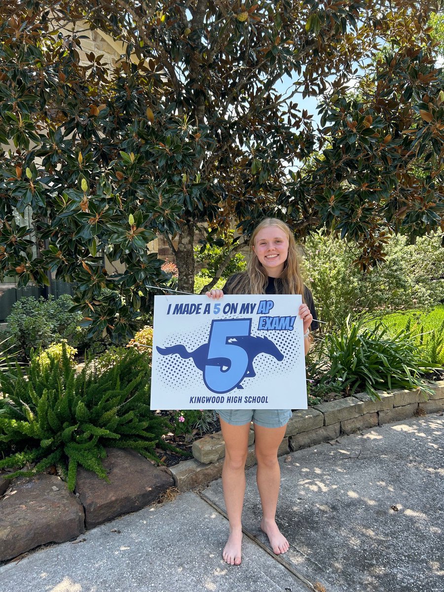 KHS_APDual's tweet image. On Monday, KHS teachers delivered 112 signs to returning sophomores, juniors, and seniors who scored a 5 on one or more AP exams. Next year, let’s add even more students to our delivery list! 💙
@HumbleISD_KHS @HumbleISD_ADV @HumbleISD
#KingwoodALLIN #HardWork #Success #IGotA5