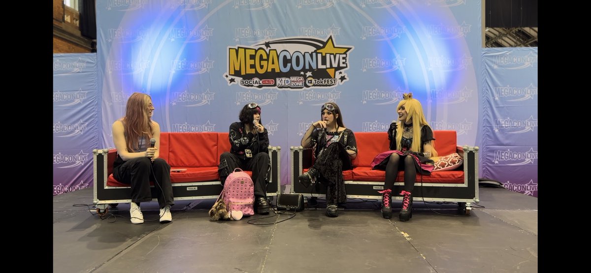 ppixieghoul's tweet photo. Had the absolutely BEST experience being on the alt fashion panel with @addyharajuku_ and @JuicyGirlTV 💖

Thank you everyone that came to watch and support! 🫶🏻

Huge thank you to @megaconlive for inviting me to be alongside these amazing creators! 😍🔥 https://t.co/14xEGrJ6sG