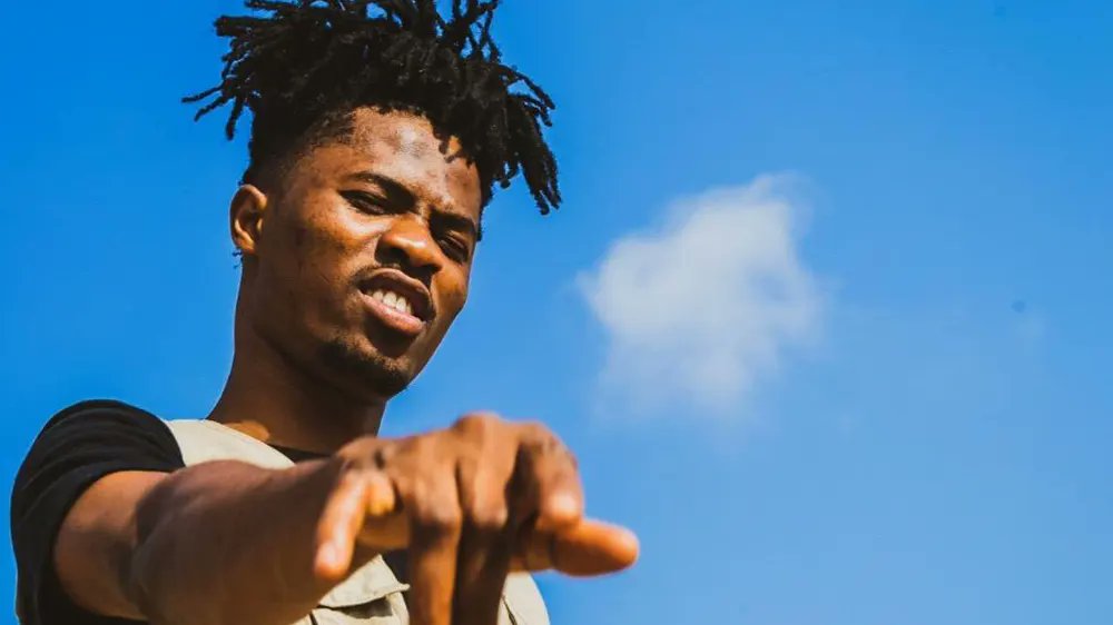 EntGh_'s tweet image. Kwesi Arthur confirms marriage, launches new record label ‘SiSi’ entgh.com/kwesi-arthur-c… via @entgh_