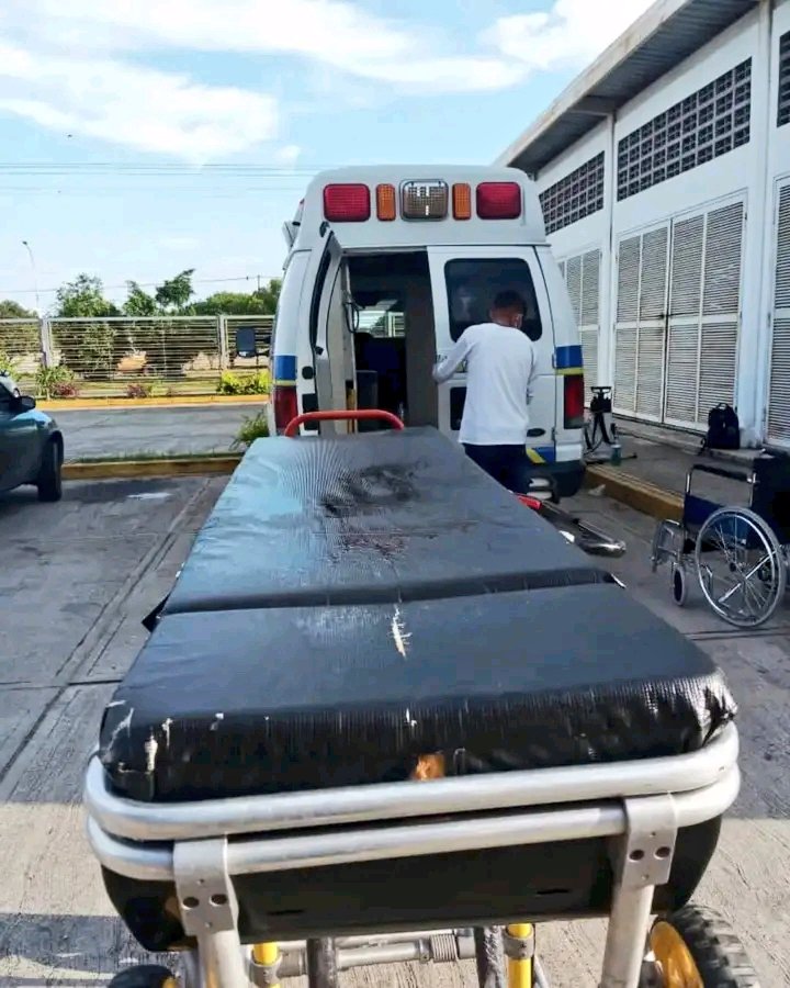 IvssApure (@apureivss) on Twitter photo #7Agos || Se efectuó con total éxito el plan Mantenimiento a la Unidad Ambulancia en nuestro centro de salud <a href="/ApureIvss/">IvssApure</a>.
#PorUnSeguroMásSocial
<a href="/Somosivss/">Instituto Venezolano de los Seguros Sociales</a>
<a href="/MagaGutierrezV/">Magaly Gutiérrez Viña</a> #7Agos || Se efectuó con total éxito el plan Mantenimiento a la Unidad Ambulancia en nuestro centro de salud <a href="/ApureIvss/">IvssApure</a>.
#PorUnSeguroMásSocial
<a href="/Somosivss/">Instituto Venezolano de los Seguros Sociales</a>
<a href="/MagaGutierrezV/">Magaly Gutiérrez Viña</a>