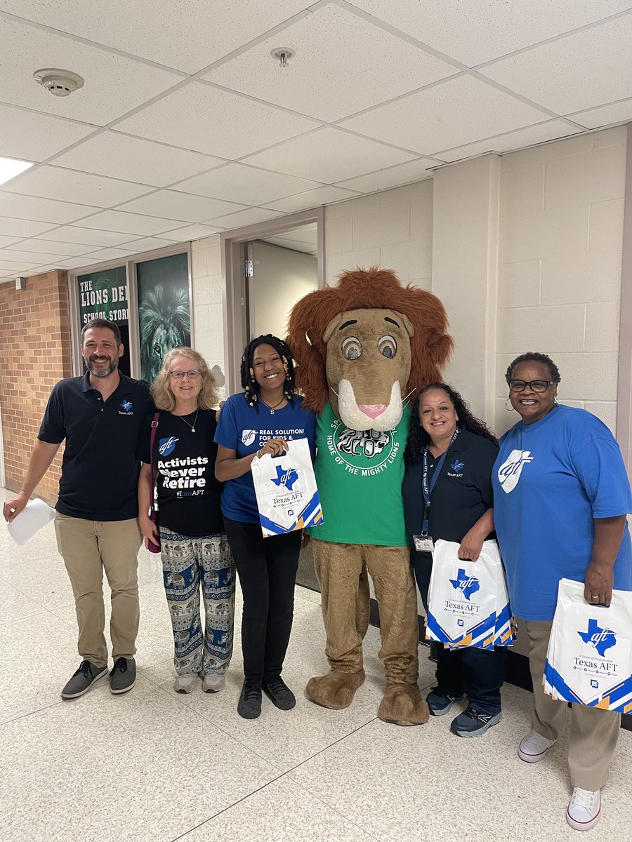 AftSpring's tweet image. Day 2 of @SpringISD Pep Rally Palooza at Spring High School was amazing! These teachers are ready and excited for this school year! #SpringAFT #SpringISD #PepRallyPalooza