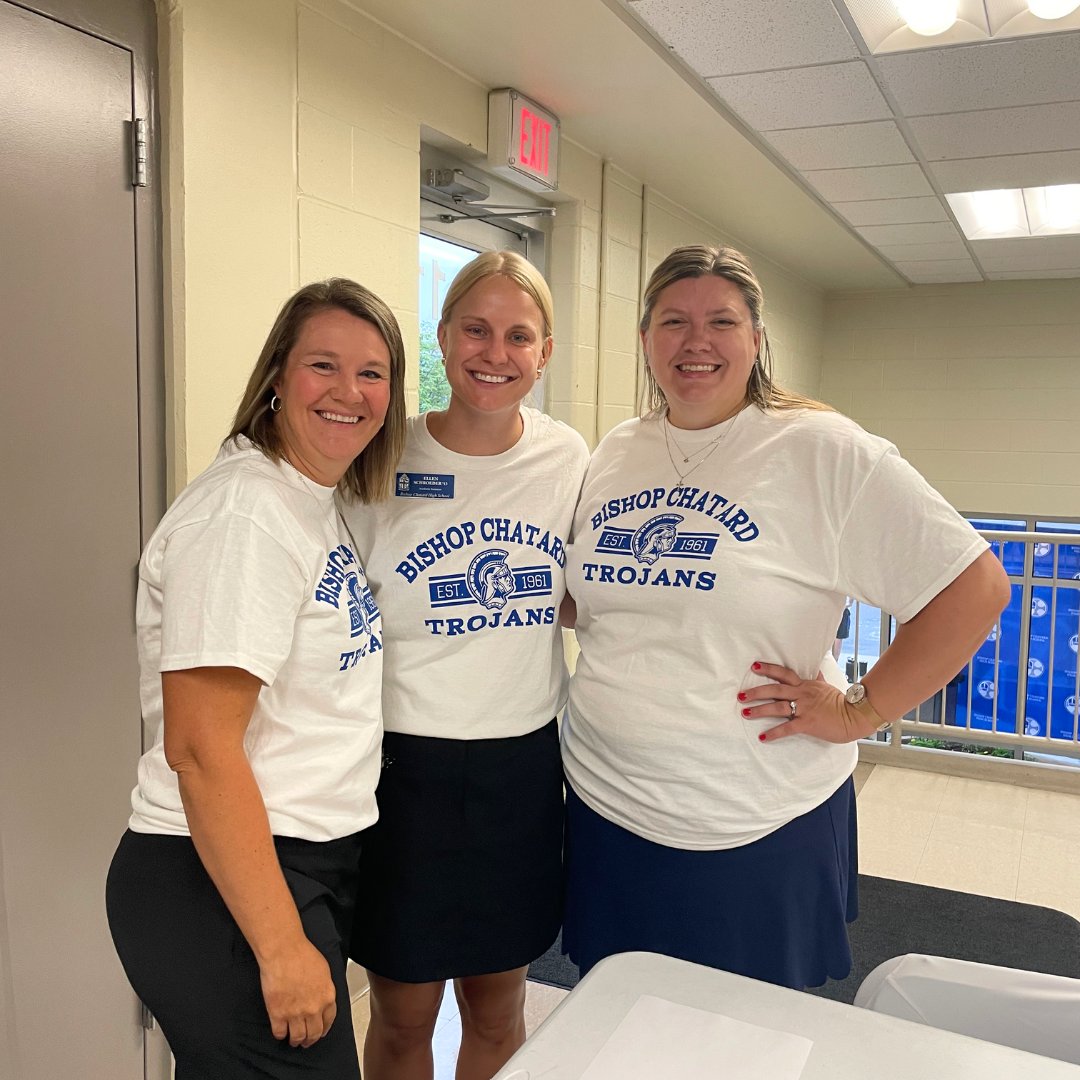 BishopChatardHS's tweet image. Fresh Year, Fresh Vibes! ✨️⁠
⁠
𝗪𝗲𝗹𝗰𝗼𝗺𝗲 𝗖𝗹𝗮𝘀𝘀 𝗼𝗳 𝟮𝟬𝟮𝟴...we're so happy you're here!⁠
⁠
And...a 📣 BIG SHOUTOUT 📣 to our Student Ambassadors! 
⁠
#GoTrojans