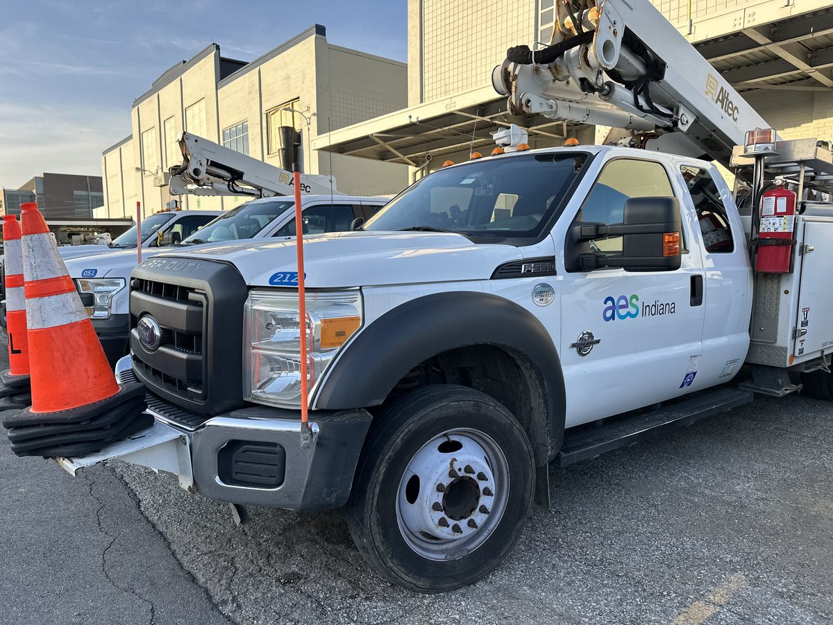 AESIndiana's tweet image. We're proud to be responding to a Mutual Aid call, sending our crews to assist residents in Cleveland, OH impacted by yesterday's tornadoes and storms. 400,000 people are without power. We wish our crews safety while traveling and working on restoration efforts. #AllTogether