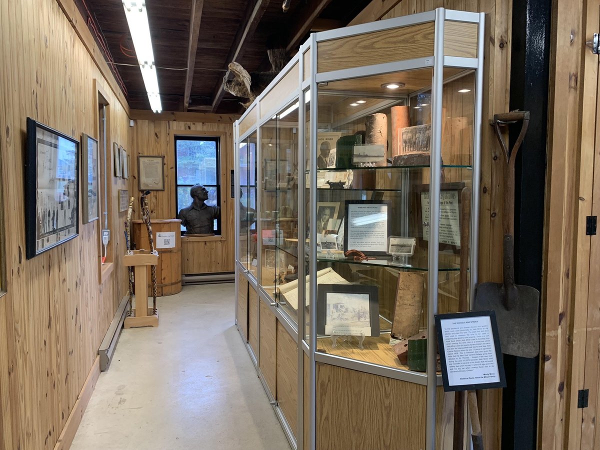 Post 1/2

The Jack Miner Museum has been in need of some redesigning, and thanks to our summer intern student, Sheena, the museum got what it needed! The layout of the museum has been changed with a fresh new look and feel. 

[...]