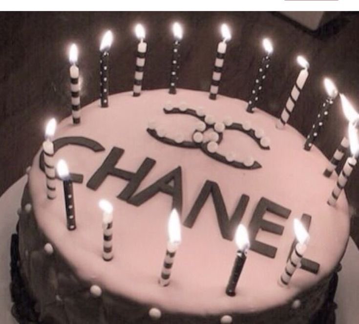 msbrattyprinces's tweet photo. I canโt wait until my birthday month #missoctober https://t.co/HxnEukr0ud