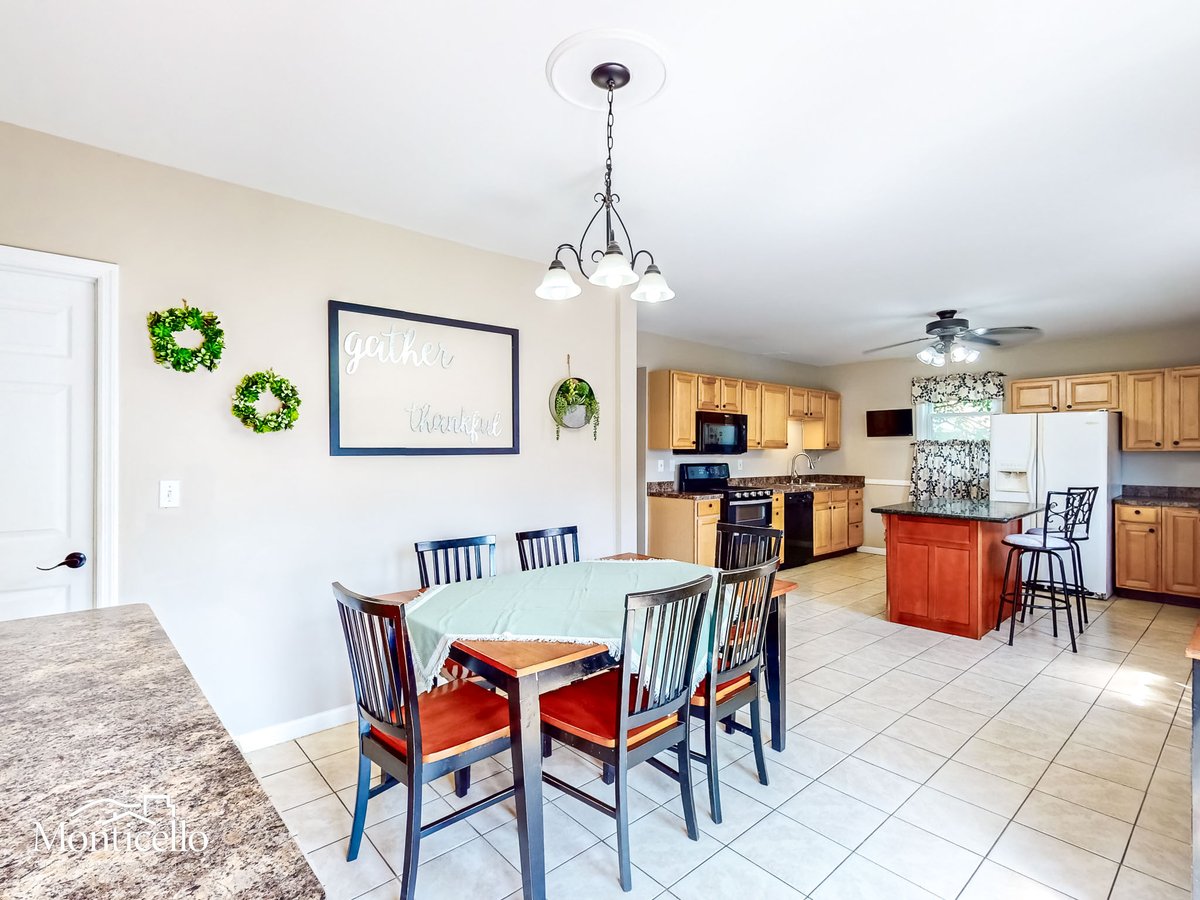 RealEstateNYS's tweet photo. JUST LISTED!
9 Second Street, Waterford
5 Bedrooms | 3 Bathrooms | 2,200 SQFT
Visit the full virtual tour at https://t.co/JmxCaeSHQ2
Contact Nirisa Adams for more info!
Co-broke 2.5%
$299,900
Nirisa@MonticelloNYS.com
#9Second #Waterford #NY #NewListing #518RealEstate https://t.co/CznqiOByzc