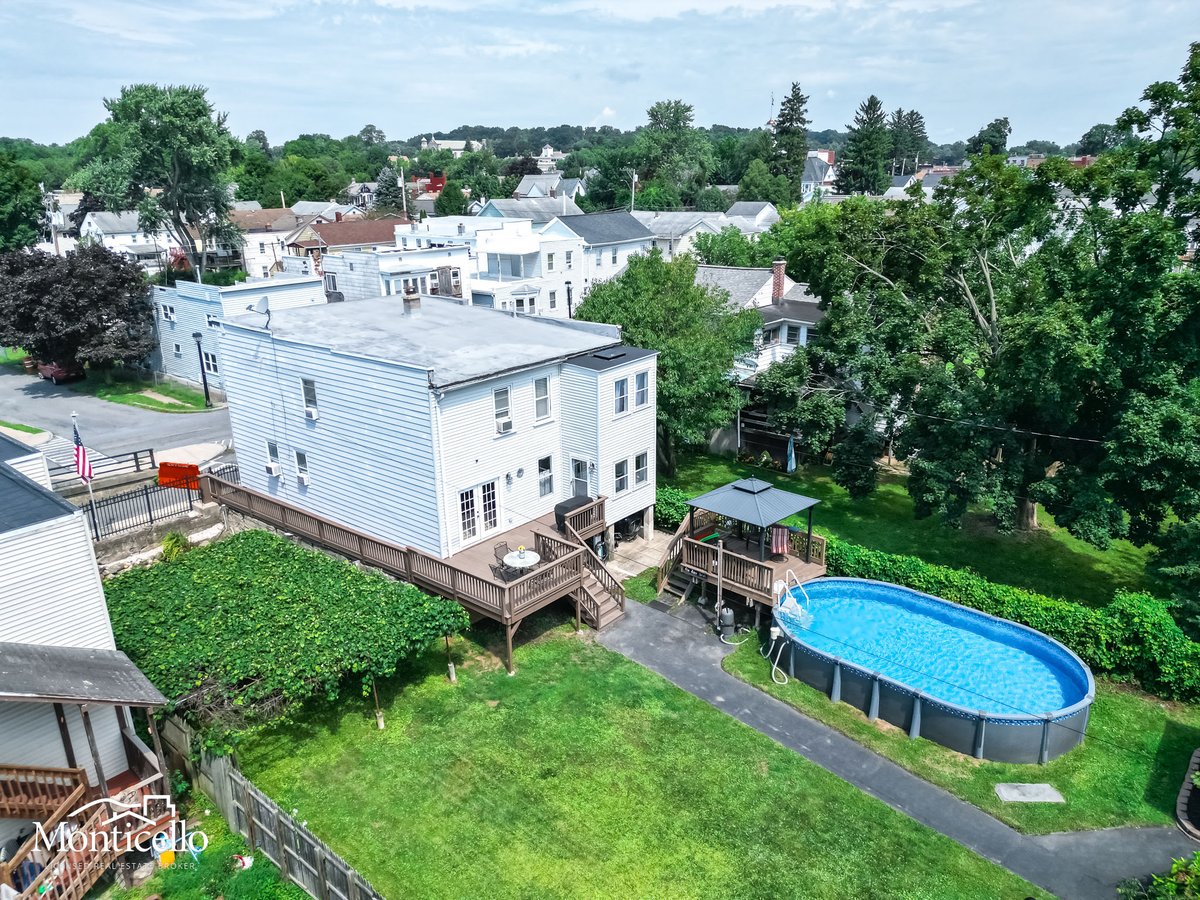 RealEstateNYS's tweet photo. JUST LISTED!
9 Second Street, Waterford
5 Bedrooms | 3 Bathrooms | 2,200 SQFT
Visit the full virtual tour at https://t.co/JmxCaeSHQ2
Contact Nirisa Adams for more info!
Co-broke 2.5%
$299,900
Nirisa@MonticelloNYS.com
#9Second #Waterford #NY #NewListing #518RealEstate https://t.co/CznqiOByzc