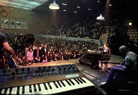 Prophet_5_10's tweet image. The Prophet at a Peter Gabriel concert 😍

© @dame.sys.ex 

#prophet5 #davesmithinstruments #sequentialcircuits #synthesizer #analogsynth #synth #vintagesynth #sequential #prophet #prophet10 #davesmith #synthesizers #analog