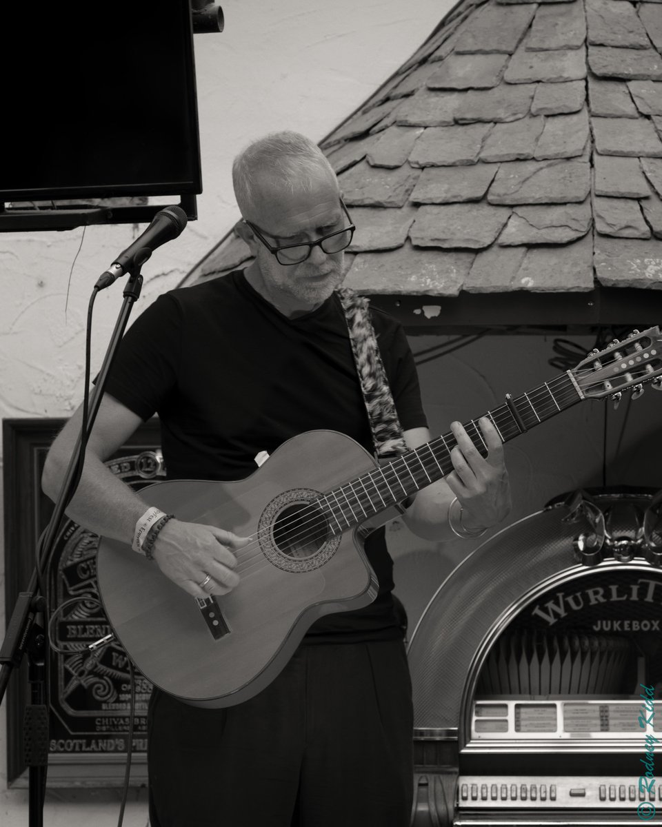 Eppyfest 11 (2024) Sunday, next up @CraigFortnam with <a href="/peteaves/">Pete Aves</a> <a href="/SmokeyJoesChelt/">Smokey Joe's Chelt</a> #Eppyfest
flickr.com/photos/1271130…