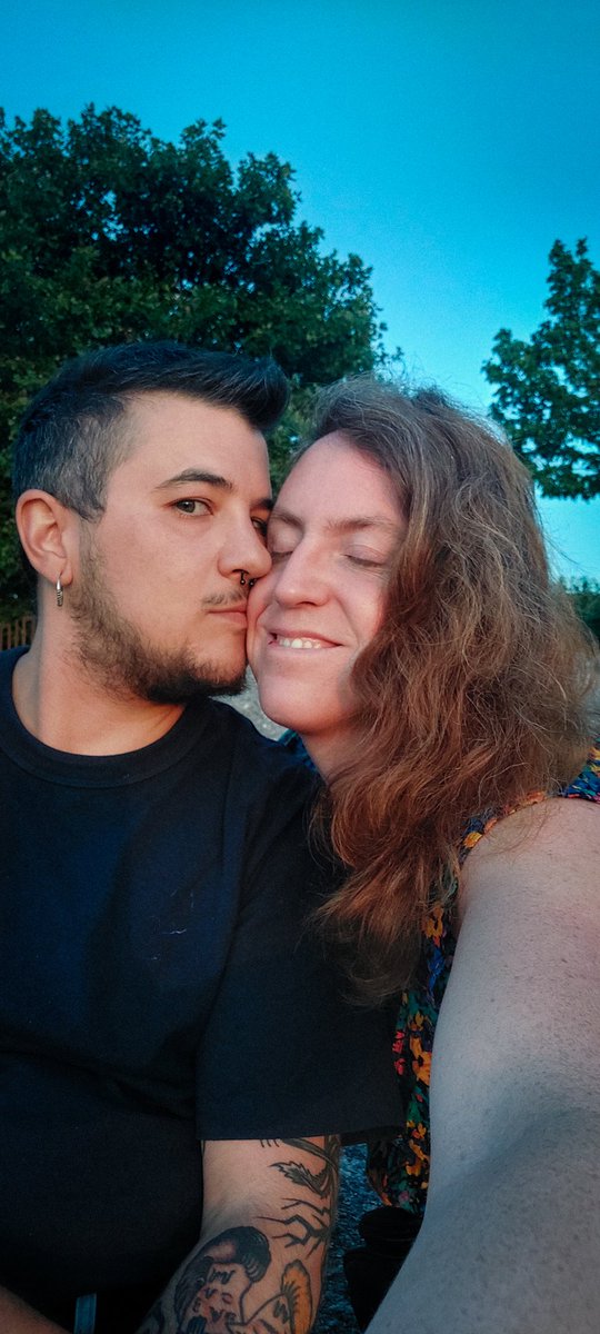 queenofquanta's tweet photo. Eight forking years
married to this guy
I scored

Daddy: @enelke
Muddy: @queenofquanta

#TransIsBeautiful #HappyTrans #T4T #transesbello🏳️‍🌈 #Transfeliz #orgullo #OrgulloBellotero #Pride https://t.co/DQKJWoFfap