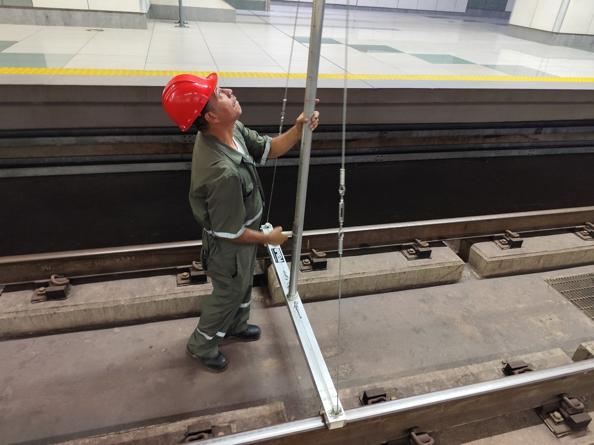 #07Ago ||Personal especialista de electrificación de <a href="/CAMETROVALENCIA/">METRO DE VALENCIA</a> ejecutó medición de altura y centralización del hilo de contacto de la catenaria en el tramo Palotal - Santa Rosa y Santa Rosa - Michelena⚡ <a href="/NicolasMaduro/">Nicolás Maduro</a> @rvaraguayan <a href="/Yolyemil/">yolyemil</a> 

#JusticiaSoberana 🇻🇪