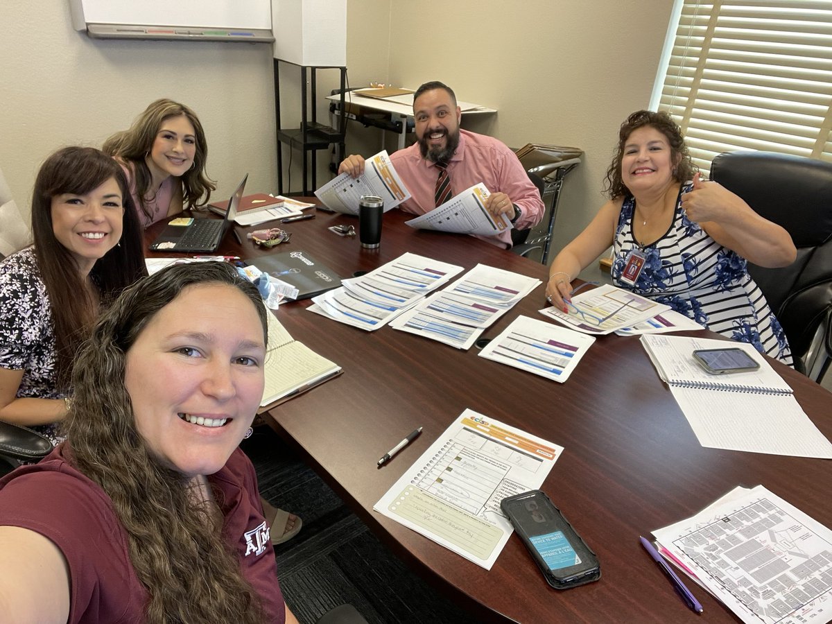 “How do you know you are headed in the right direction if you don’t take time to reflect?”- Dr. Muri
This is why we are starting the year right: reflecting on data. Reflecting on where we’ve been so we can clearly see where we need to go next. #DataDive #Reflect #ECISDLeads 📈