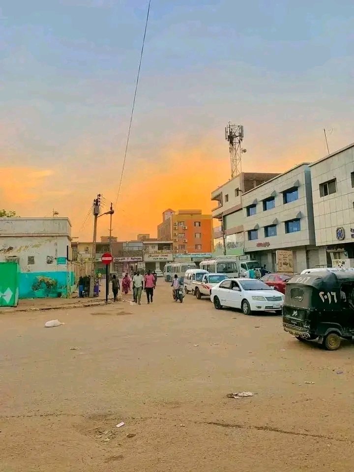 w9ffi's tweet photo. مدني عُمرها م فشلت تبقى أفضل مدينة وتبقى عالم تاني والله .. بنحبها غصباً عن أي وقت سيء مرينا بيهو 
في كل مرة وفي كل لحظة بنجدد حُبنا ليها والله .. وحتبقى المُفضلة بالنسبة لينا دائمًا وأبدًا💙 https://t.co/SUqly54F6D