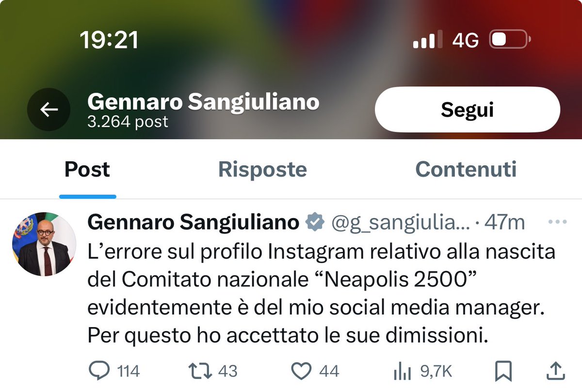 E invece non è sempre colpa dei #SMM! Noi di #PASocial lavoriamo da anni per una professionalità riconosciuta nella pubblica amministrazione. Lavoriamo notte e giorno per offrire una #PA sempre più vicina ai cittadini.  Mi sento di difendere ognuno di noi. Refusi compresi.
