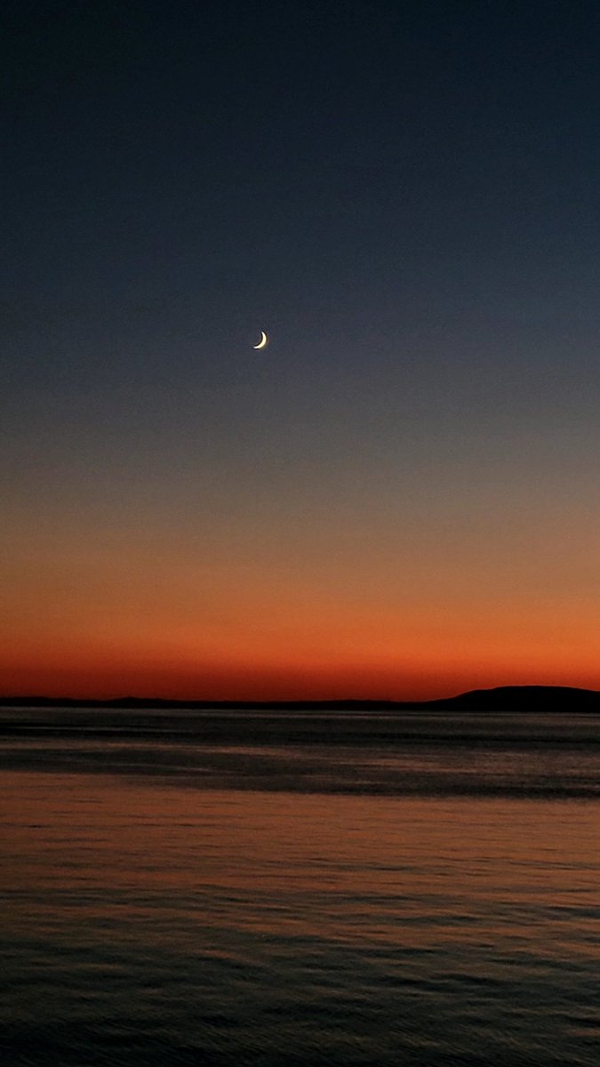 Azrayerturkk's tweet photo. 🌙🌕 https://t.co/F4BWrscfes