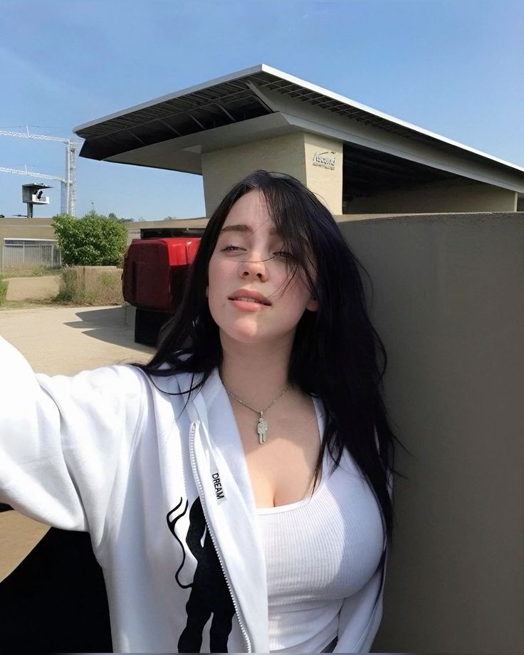 billie eilish ୨୧
