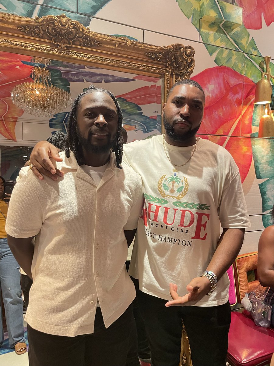 ExclusivelyEBS's tweet image. Don't forget to enjoy the journey! #NABJ24 was one for the books!
Hosted an amazing brunch as President of my awesome chapter @SNEABJ
Represented ESPN & shared the booth with the man @stephenasmith
And officially became "OG" to the young professionals 😭😭
#NABJ2024 #SNEABJ