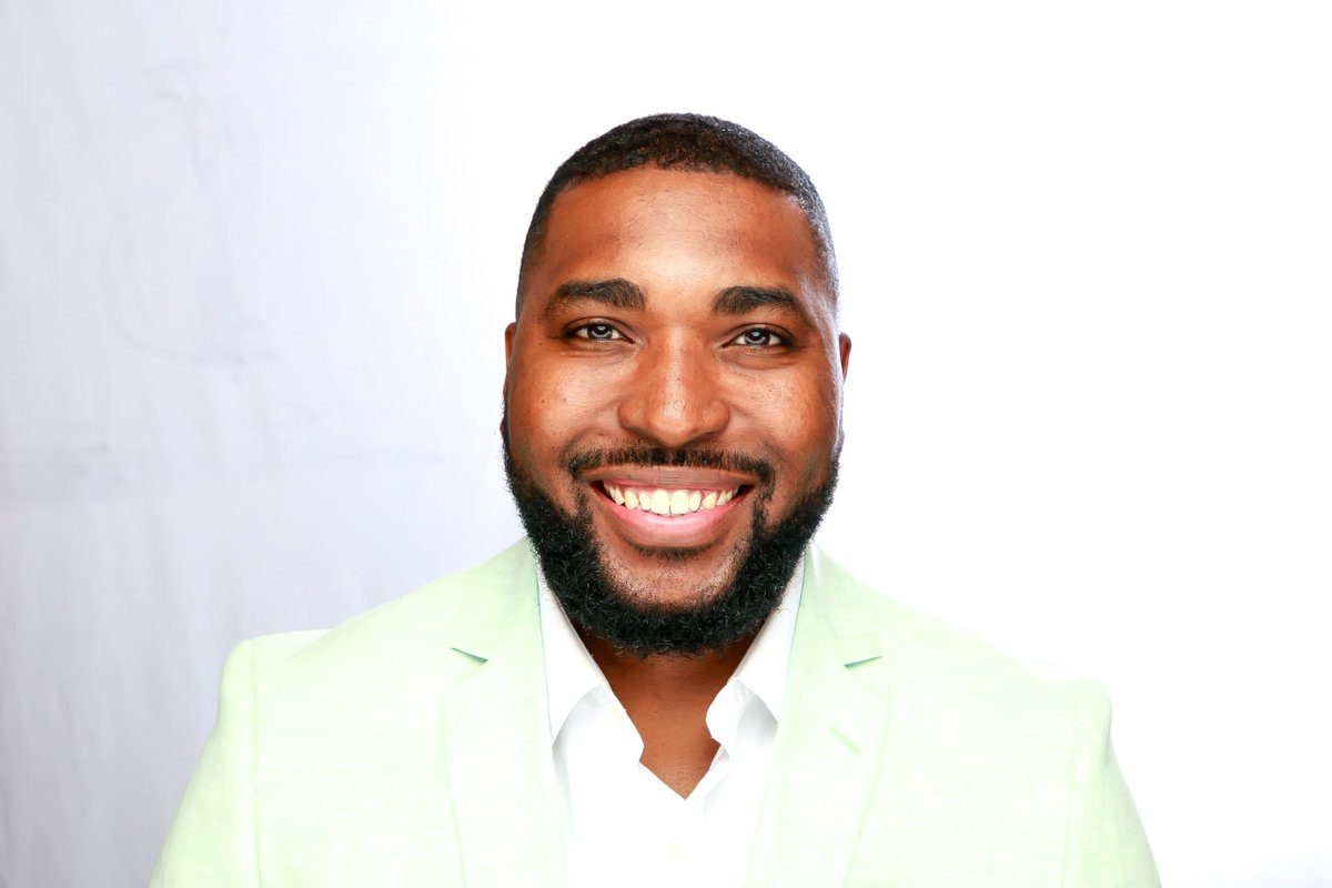 ExclusivelyEBS's tweet image. Don't forget to enjoy the journey! #NABJ24 was one for the books!
Hosted an amazing brunch as President of my awesome chapter @SNEABJ
Represented ESPN & shared the booth with the man @stephenasmith
And officially became "OG" to the young professionals 😭😭
#NABJ2024 #SNEABJ