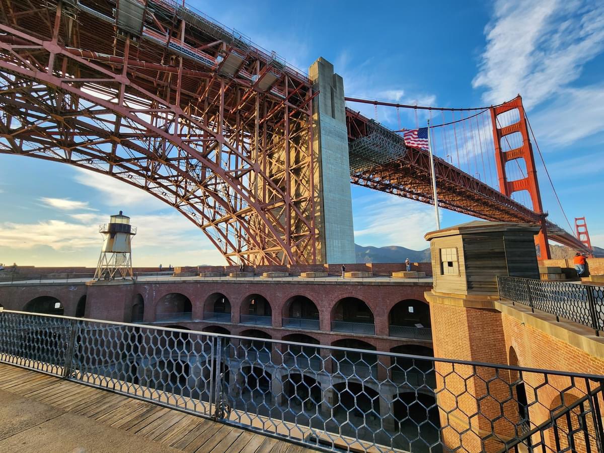 FortPointNHS's tweet photo. "You light up my world like nobody else" -One Direction ✨💡✨

Today is National Lighthouse Day and we want to shine a light on our very own lighthouse!

✨💡✨
#FortPoint #NationalLighthouseDay #NationalParkService #NPS #GoldenGateBridge #FindYourPark https://t.co/sFs90QoOFD