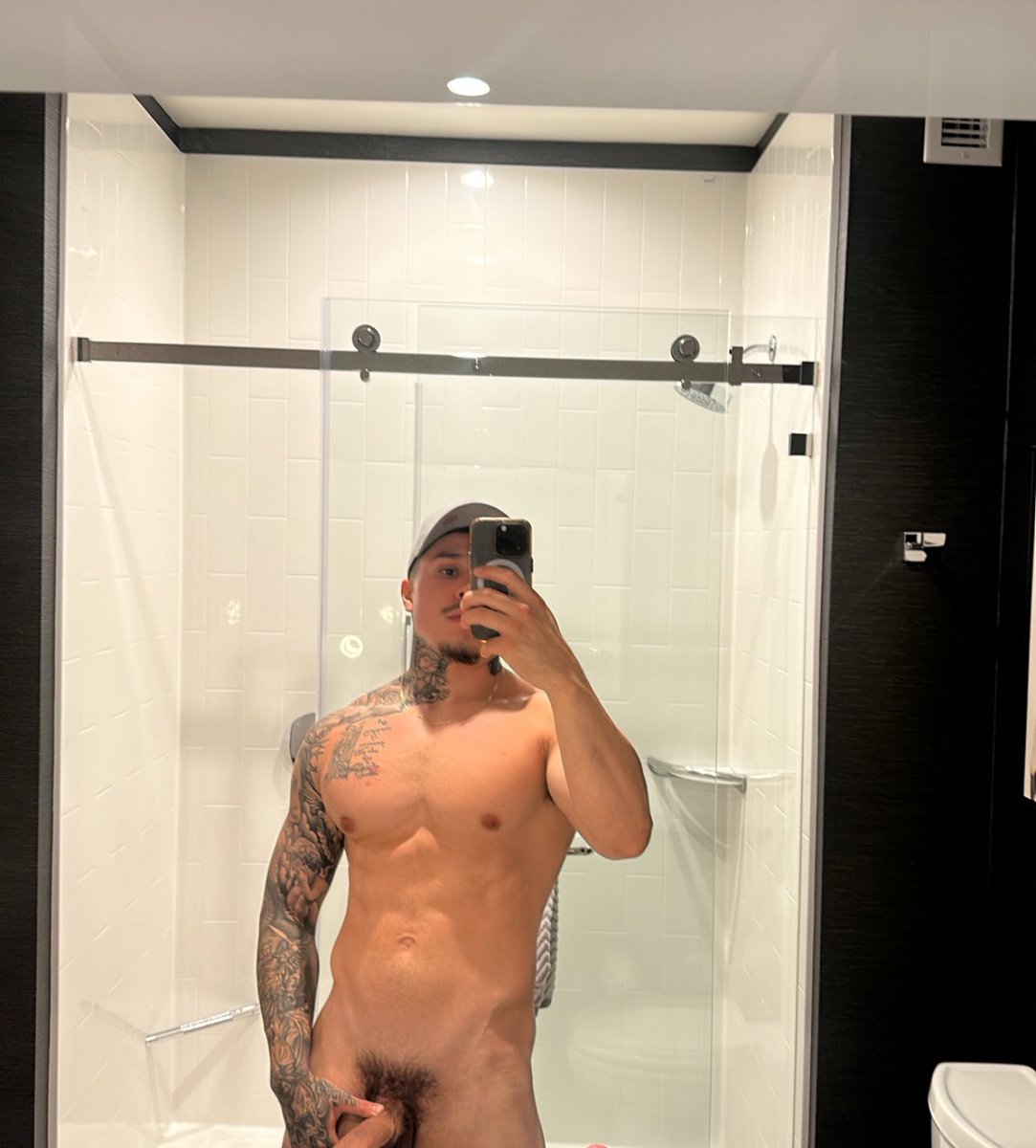 davidsilvaspam's tweet photo. Rub me down 😈 https://t.co/WBphMVnvXN