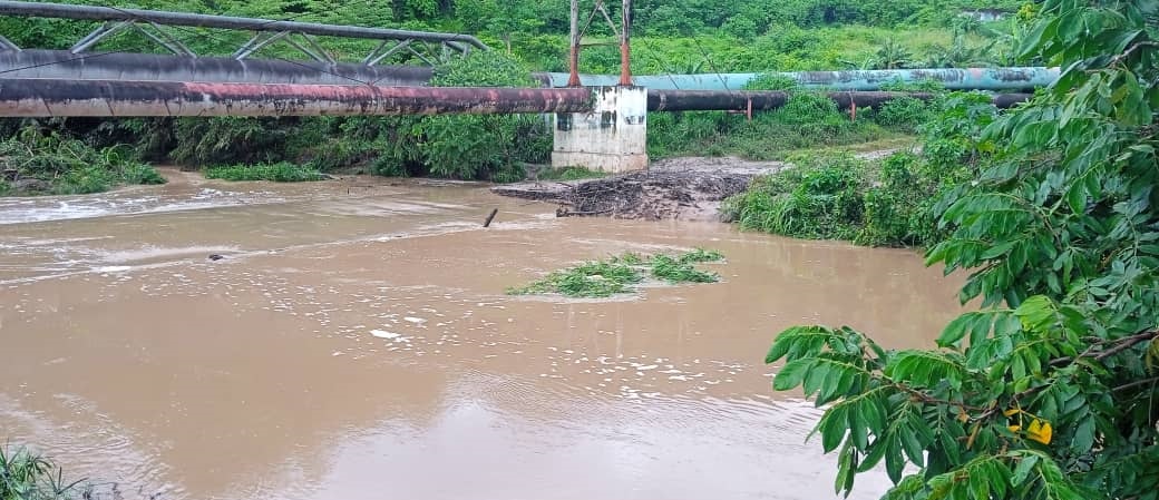 Vgrpc_MIJP's tweet photo. #7Ago | Funcionarios del #SNGR, con el apoyo del Grupo de Atención de Emergencia (GRUMAE), realizan inspección y monitoreo al caudal de río Cariaco, estado Sucre.

#Prevención #JusticiaSoberana #Vgrpc #Sngr #Sucre  #Lluvias https://t.co/LNwvVEElrx