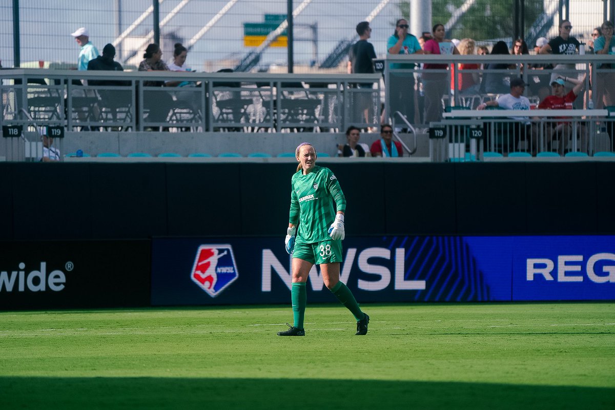 GothamFC's tweet photo. Just call her Clean Sheet Cassie 😏🧤

@cassmillss keeps her record clean throughout our Summer Cup journey 🫧🧼 https://t.co/KDYFBasvvB
