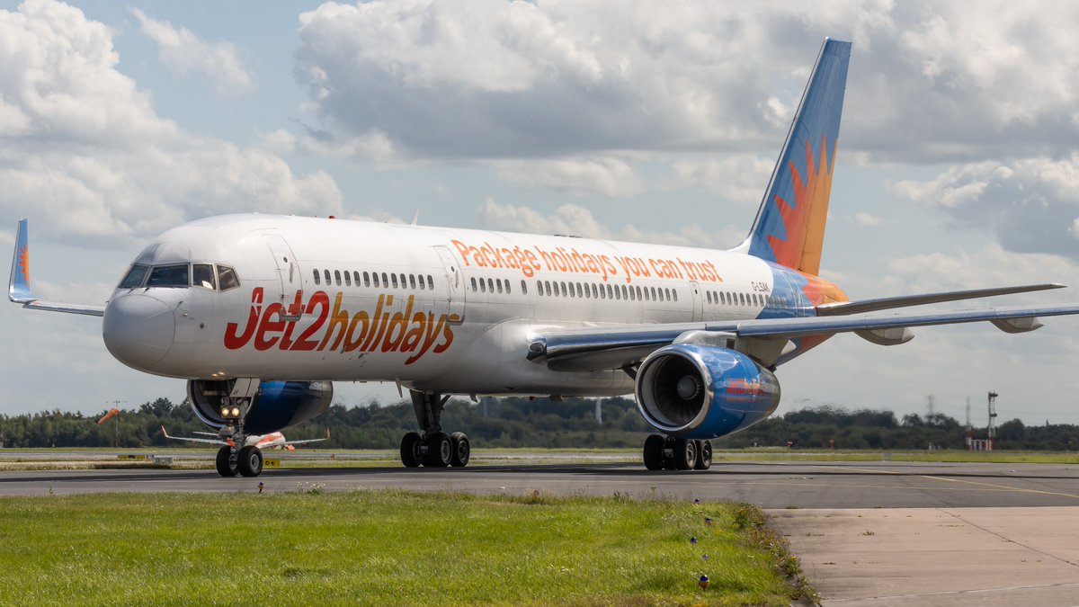 JamesDC152's tweet image. Not long left for this aircraft to operate in the skies, glad to capture it out of @manairport yesterday. @jet2tweets