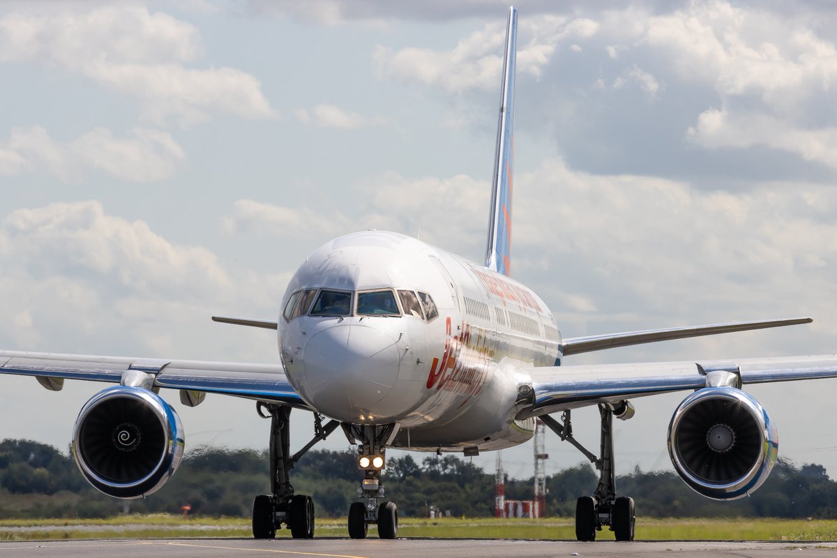 JamesDC152's tweet image. Not long left for this aircraft to operate in the skies, glad to capture it out of @manairport yesterday. @jet2tweets