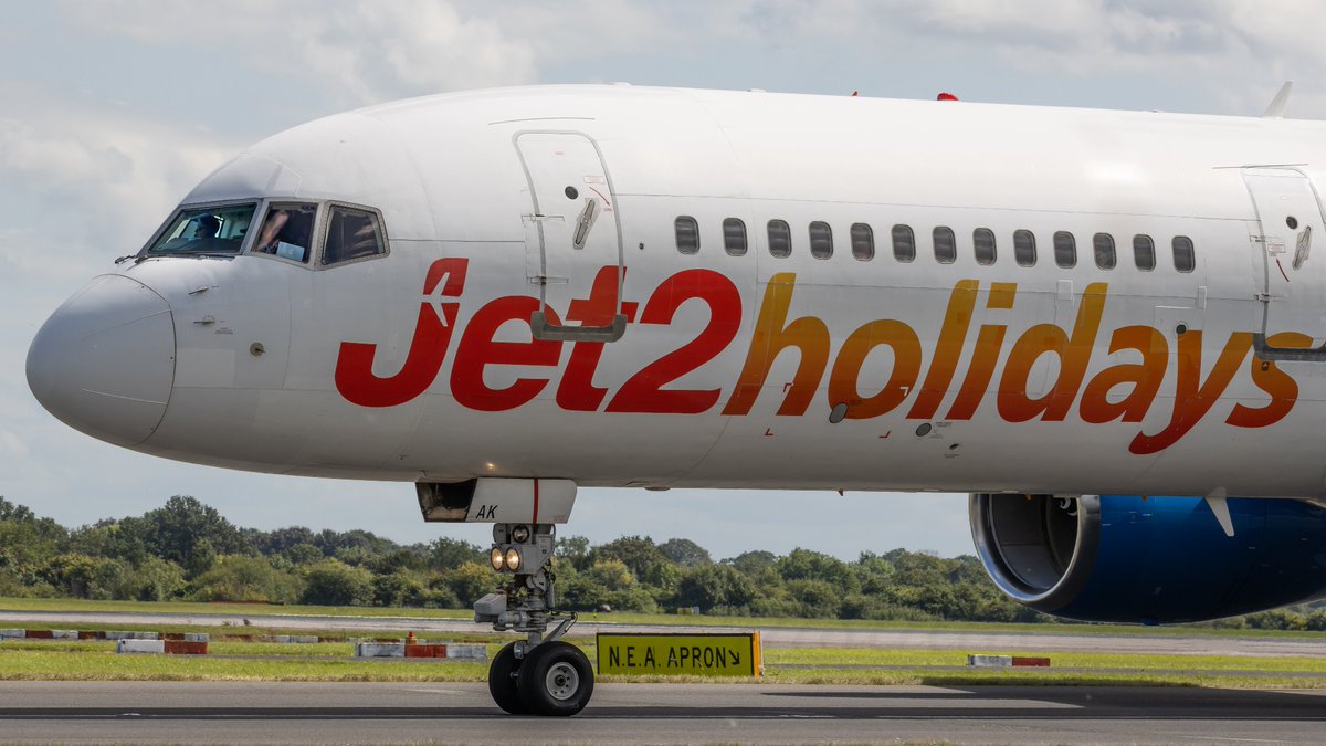 JamesDC152's tweet image. Not long left for this aircraft to operate in the skies, glad to capture it out of @manairport yesterday. @jet2tweets