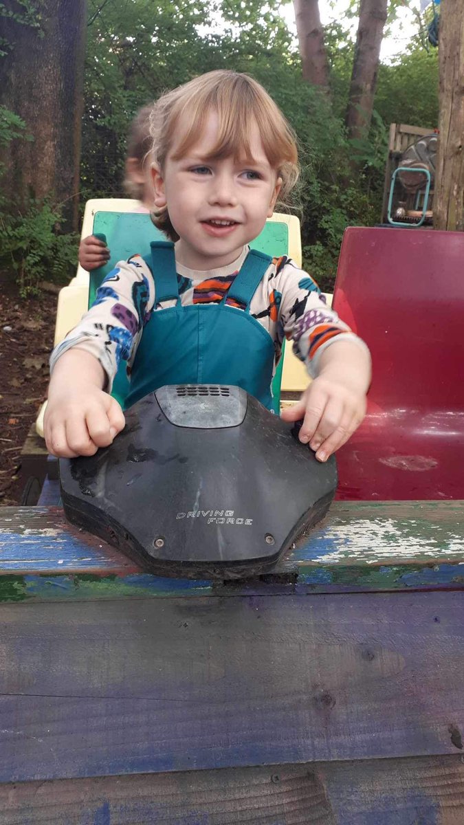 Fruitsforest16's tweet image. Perfect way to celebrate #NationalPlayDay with the Mini Beasts having the best time in the woods! #EYFS  #outdooredchat