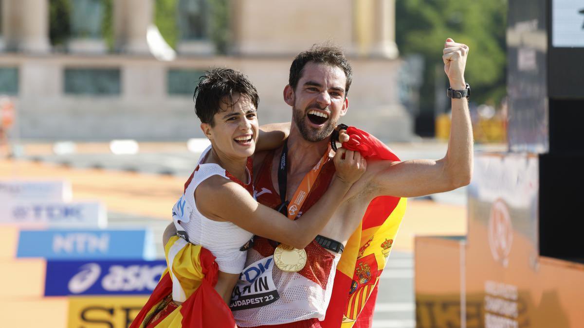 Orgullo de oro, doble medallista olímpico en #Paris2024 pero sobre todo oro en nobleza noble y en transmisión de valores.
Nuestra más sincera enhorabuena, campeón extremeño!! <a href="/Alvaroatletismo/">Álvaro Martín Uriol</a>