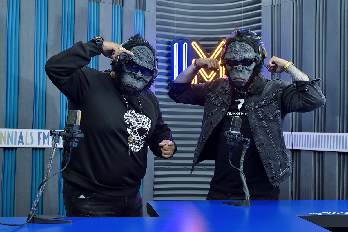 ¿Quiénes son Los Gorilas de la Radio? 🤔

Averígualo de lunes a viernes a partir de las 7:00 pm y disfruta de artistas nuevos en vivo y lo más actualizado de los conteos musicales 🐵🐵