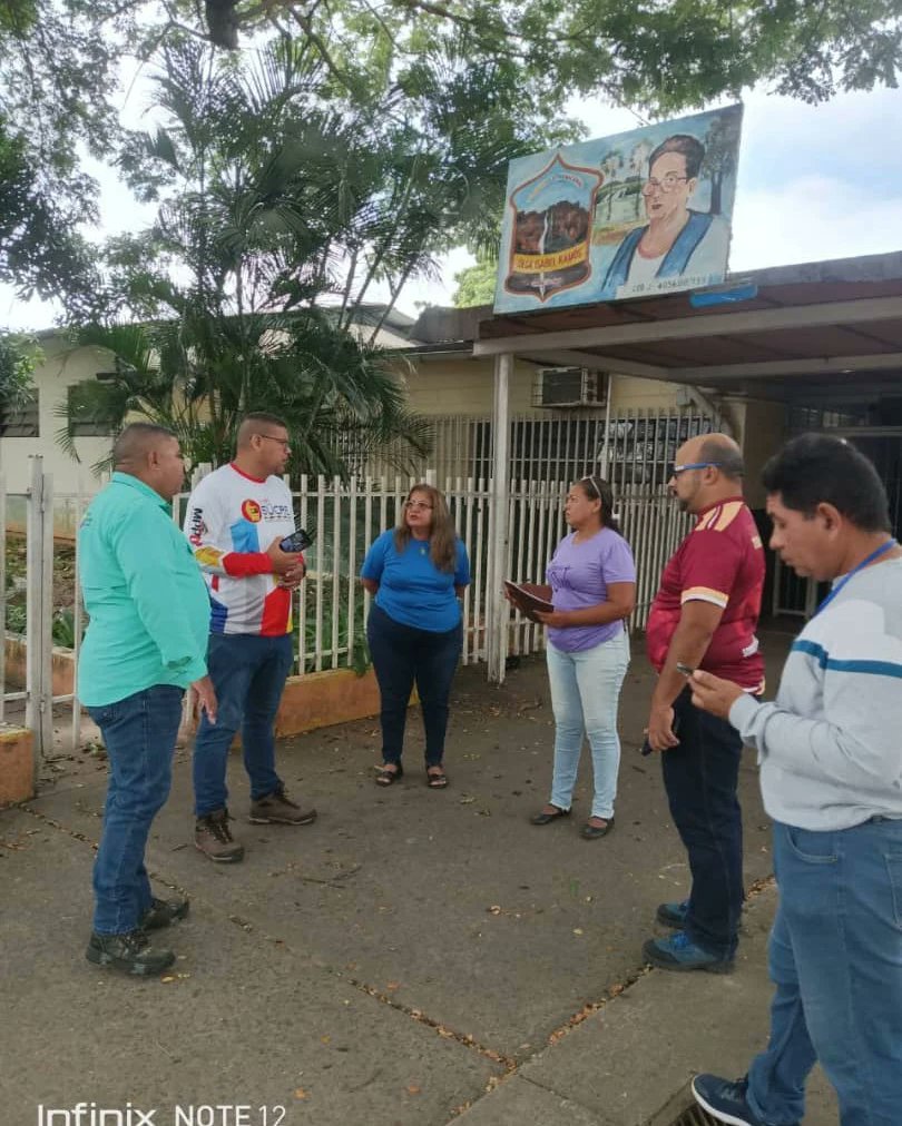 Bolivar_Cdce's tweet photo. Potenciando la calidad educativa en el estado Bolívar con determinación!
Junto a las Bricomiles afianzamos con fuerza el compromiso de nuestro Pdte. @NicolasMaduro, para seguir rehabilitando y embelleciendo la infraestructura escolar.
#VenezuelaHaceJusticia
@_LaAvanzadora https://t.co/BxFdU2bQDh