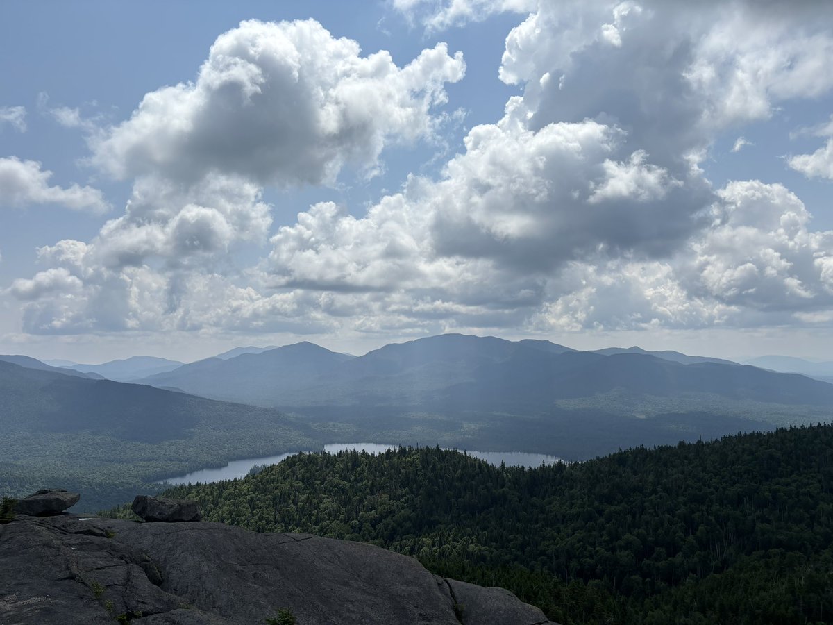 BasedSunman's tweet photo. Highlights from the week

Snuck in some barefoot hiking https://t.co/RrFBoIHTI4