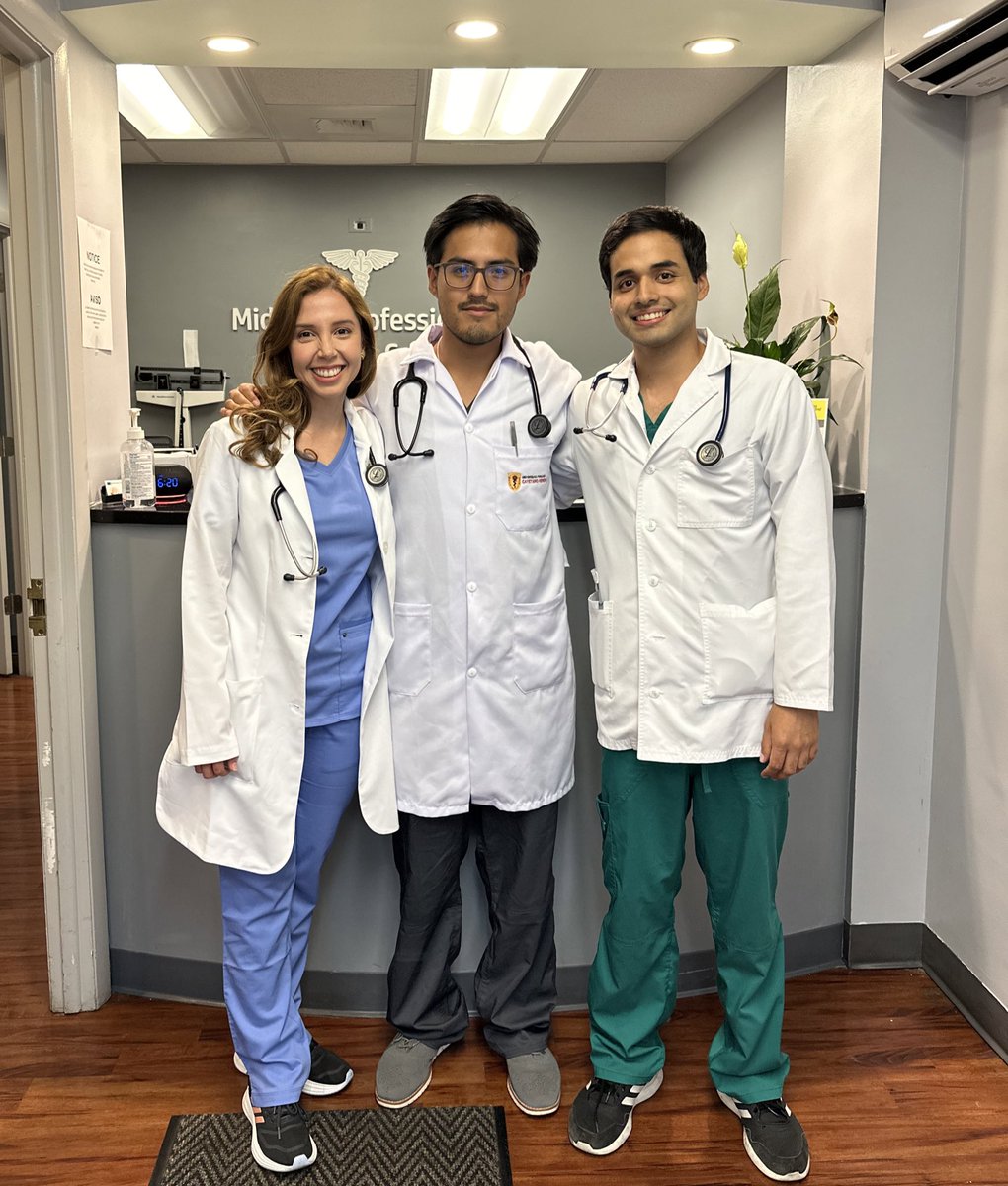 This time we had the pleasure to have in our clinic Dr. Silvana🇻🇪, Dr. Luis, 🇵🇪 and Cristian MS5🇵🇪. A group that was very focused on achieving their dreams. Best wishes to all of you. Hoping an inspiring future ahead. #IMG #AAPP #AAPPHealth #Chicago #HandsOnRotation 
#Match2025