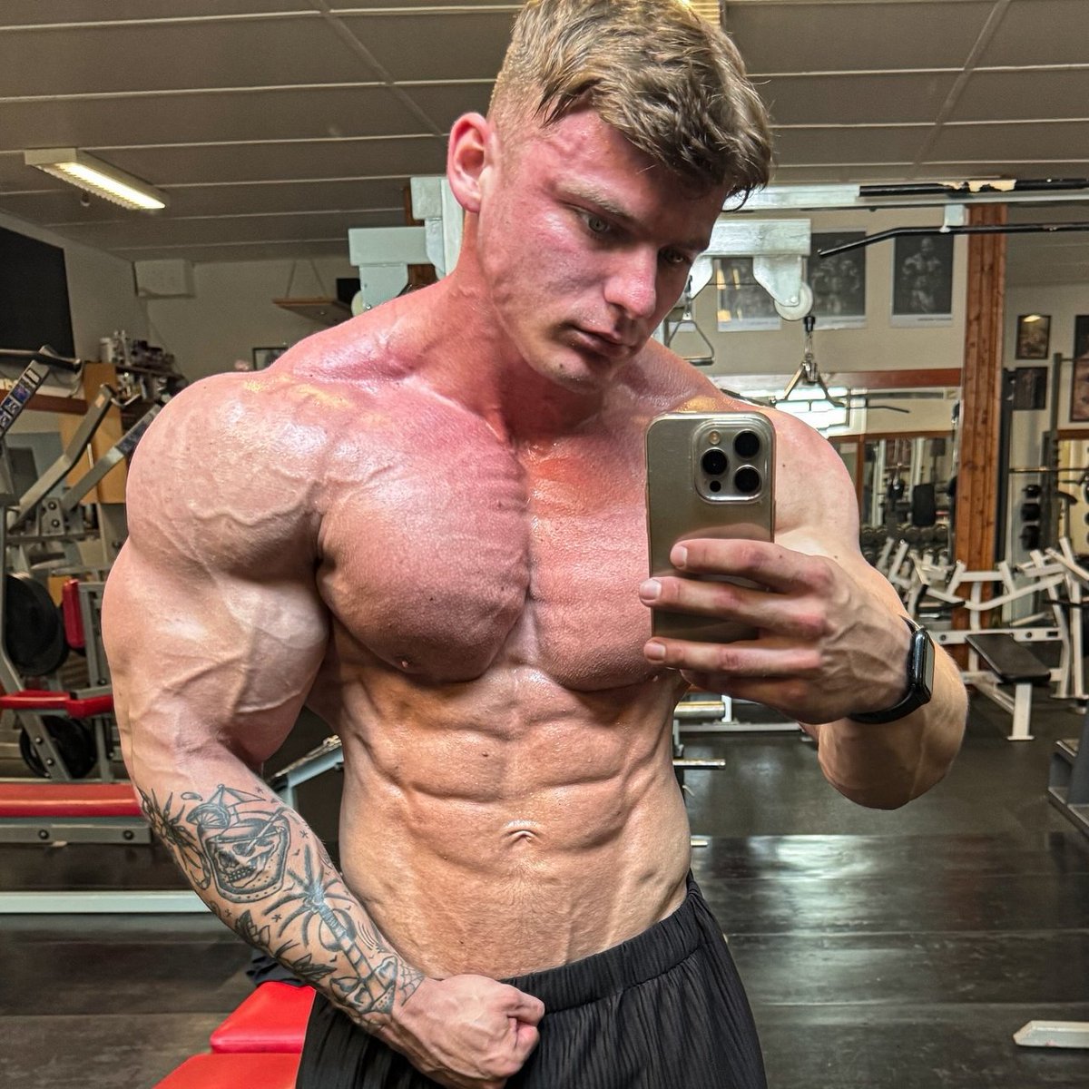 22 years old. Oliver Procházka 🇸🇰💪 #musclegrowth