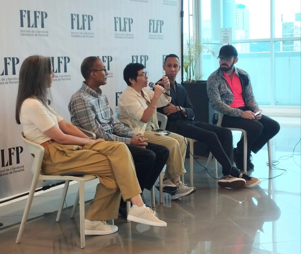 BabiloniaEdit's tweet photo. le dan vida a la comunidad literaria del país.
🎉 Todo esto ocurrió en el Festival de Literatura Fantástica organizado por @revistaweirdreview y @alboradapoetica. https://t.co/TMkr2lvdf9