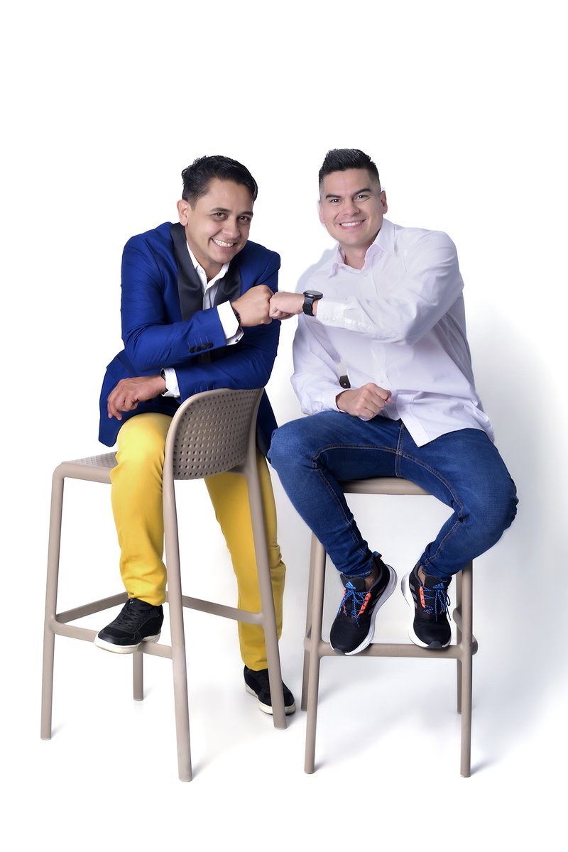 MillennialsFM (@millennialsfm) on Twitter photo Cuando de deportes se trata, tenemos al mando a la representación más apasionada del país. 💪
Todos los lunes, miércoles y viernes a la 1 pm ⌚️
Análisis, comentarios y opiniones con <a href="/oliveryaguaran/">Oliver José Yaguarán Pernía</a> y @jhondymancera Cuando de deportes se trata, tenemos al mando a la representación más apasionada del país. 💪
Todos los lunes, miércoles y viernes a la 1 pm ⌚️
Análisis, comentarios y opiniones con <a href="/oliveryaguaran/">Oliver José Yaguarán Pernía</a> y @jhondymancera