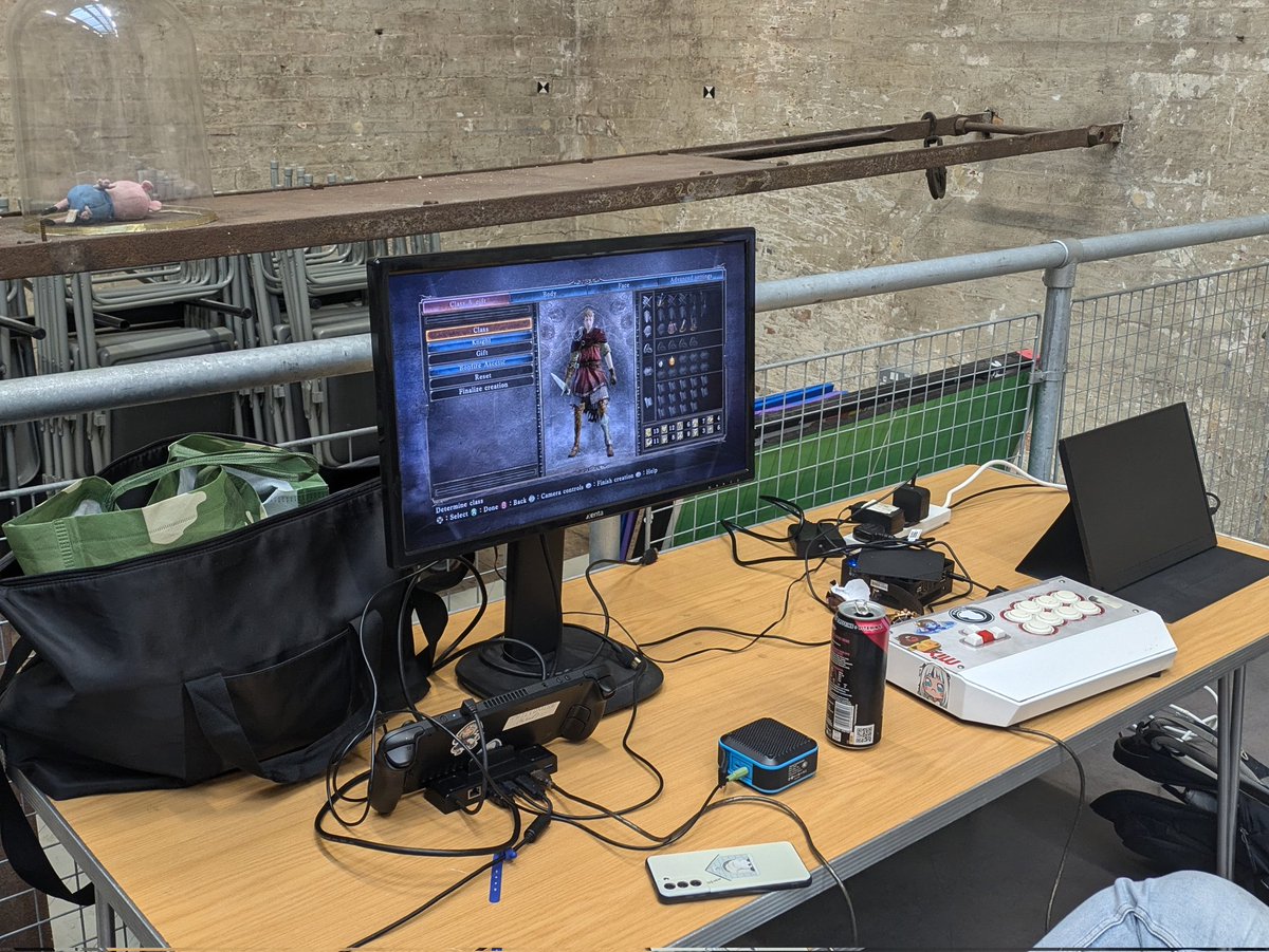 Dark Souls 2 at da local
Real gaming