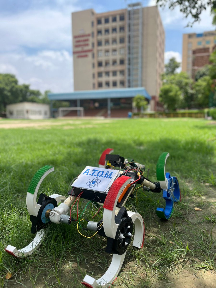 atom_robotics_'s tweet image. Presenting before y'all, TRI-BOT. A versatile robot equipped with tri-spoke wheels, capable of climbing stairs, navigating obstacles and shooting projectiles. Controlled using a Flysky controller, body structured using PVC pipes, uniquely 3D-printed wheels. 🌟🤖
#Robotics
