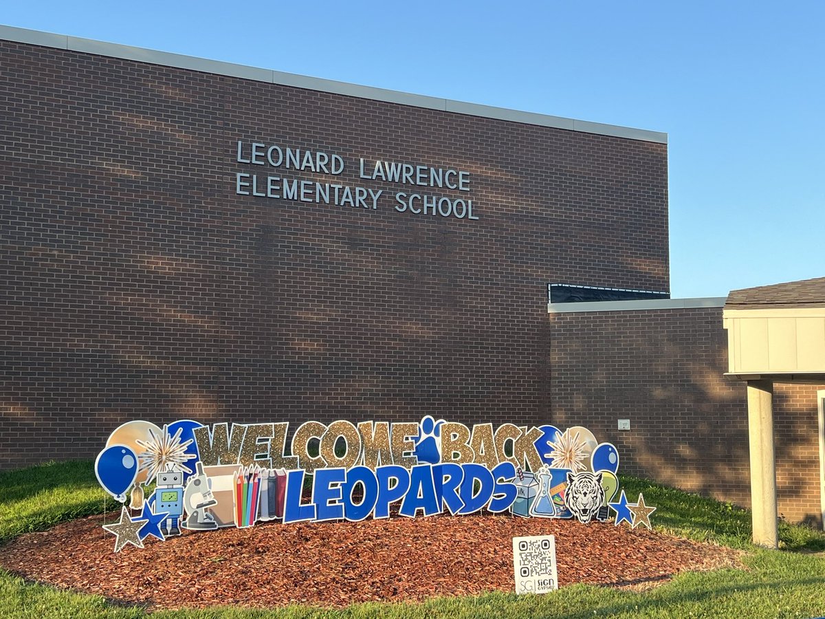 LLawrenceElem's tweet photo. Welcome Back to School!! #LLLevelUp
#bpsne https://t.co/rLwpg62kul