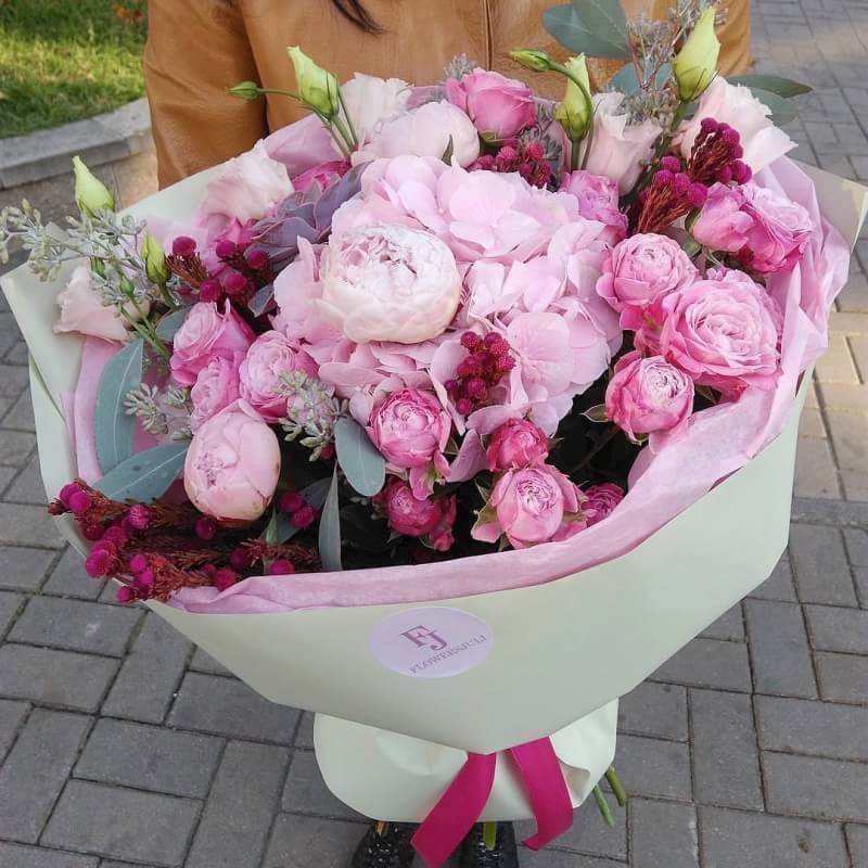 goodfeIIaz's tweet image. Happy belated birthday, bae @LiveHeartFirst 💖🥺

Sorry for almost late on everything, but you should know that I have always adored you from far away 🥺💖

Hope you have a wonderful life journey and are full of joy and happiness 💖