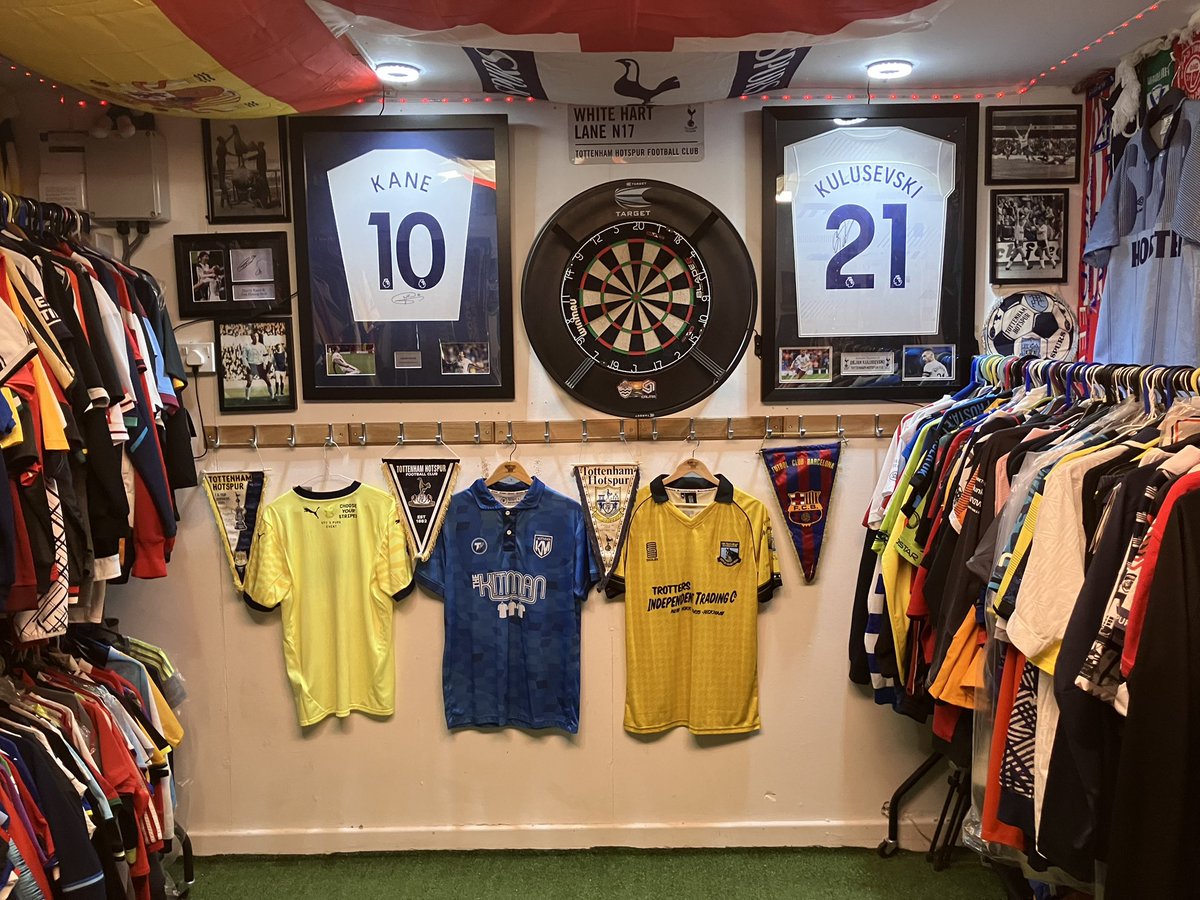 TheKitmanUK's tweet photo. A few pics inside The Kitroom! ๐ค
#TheKitman ๐
#SmallBusiness #SBS #Kitman #Kitroom #SmallBusinessOwner https://t.co/UhyN3MbSpv