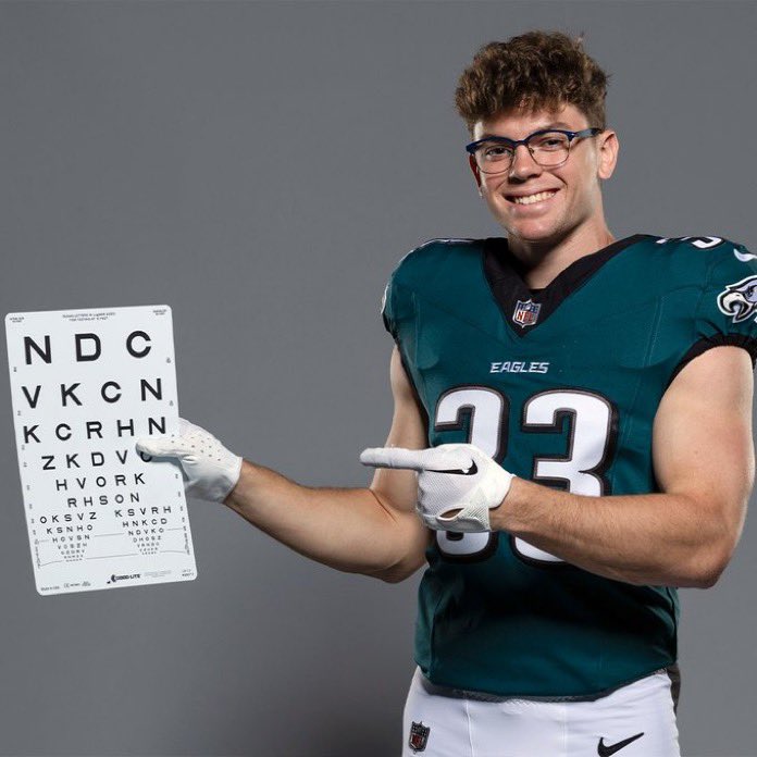 ROOKIE CORNERBACK COOPER DEJEAN IN HIS #EAGLES JERSEY, READY TO GO. 

👀👀👀