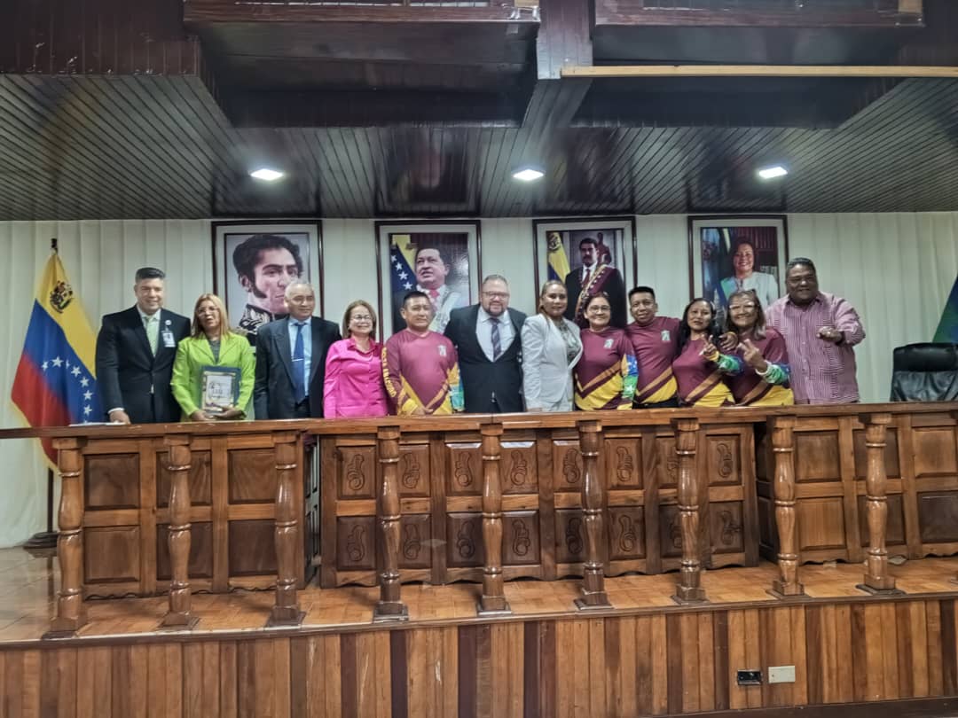dp_regiones's tweet photo. #NotiRegiones 🗞️|| El  Coordinador de la Unidad Regional del estado Delta Amacuro, Abog. Javier  Romero, participó en el Acto Conmemorativo de los 24 años de  Aniversario del Consejo Legislativo del estado. https://t.co/g6d1Bdw55m